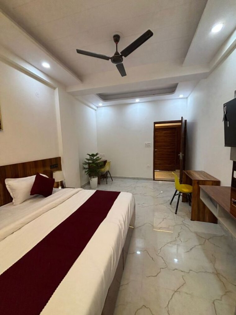 Room, sector 32 Studio 650 Sq.Ft. Builder Floor In Sector 32 Gurgaon 10238056