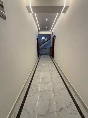 Staircase in Studio Builder Floor at Sector 32 – for Rent