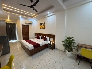 Studio Builder Floor For Rent in Sector 32