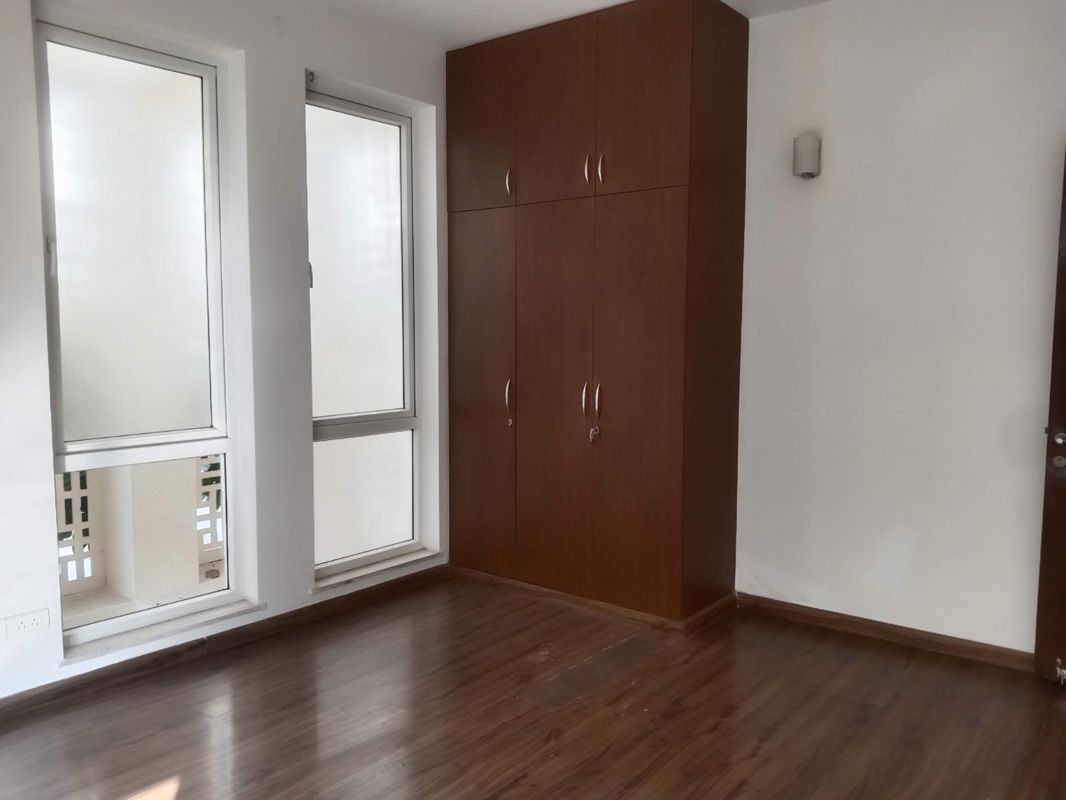 6 BHK + Pooja Room,Servant Room,Study Room,Extra Room,Basement,Store Room Villa For Rent in Emaar The Palm Spring  Villas