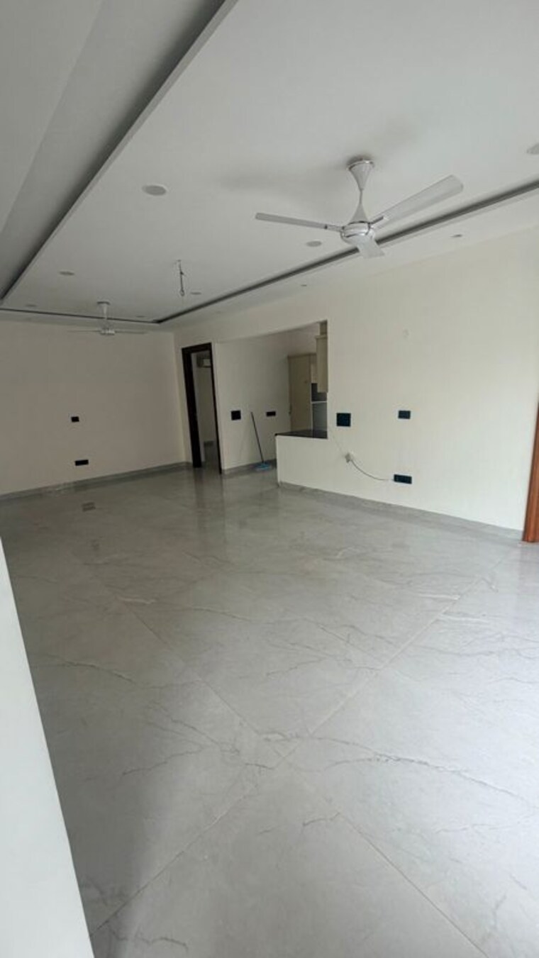Room, sector 27 3 Bedroom 2600 Sq.Ft. Builder Floor In Sector 27 Chandigarh 10244159