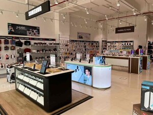 Team Area in  Shop at Oshiwara – for Rent