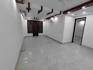 Room in 3 BHK Builder Floor at Greater Kailash ii – for Rent
