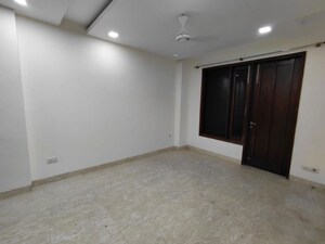 Room in 3 BHK Builder Floor at Greater Kailash ii – for Rent