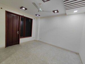 Room in 3 BHK Builder Floor at Greater Kailash ii – for Rent