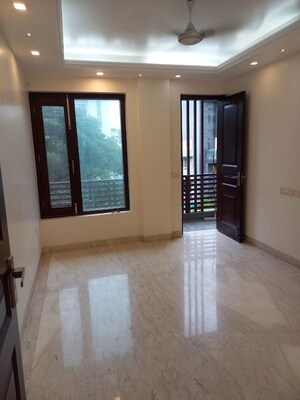 Room in 3 BHK Builder Floor at Greater Kailash I – for Rent