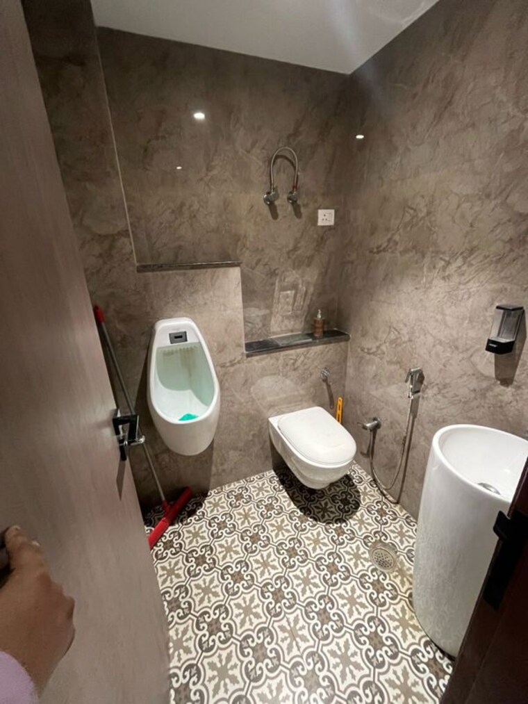 Bathroom, kirti nagar Commercial Office Space 2000 Sq.Ft. In Kirti Nagar Delhi 10244200