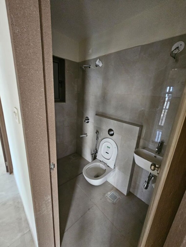 Bathroom, anand-bhuvan-matunga 1 Bedroom 450 Sq.Ft. Apartment In Matunga West Mumbai 10244204