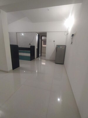 Room in 2 BHK Apartment at Dhanlaxmi Residency Kothrud, Kothrud – for Rent