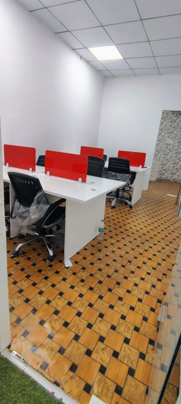 Team Area, sector 63 Commercial Office Space 700 Sq.Ft. In Sector 63 Noida 10244222
