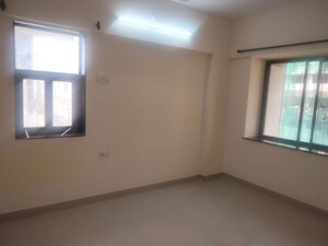 Room in 1.5 BHK Apartment at Runwal Forests, Kanjurmarg West – for Rent