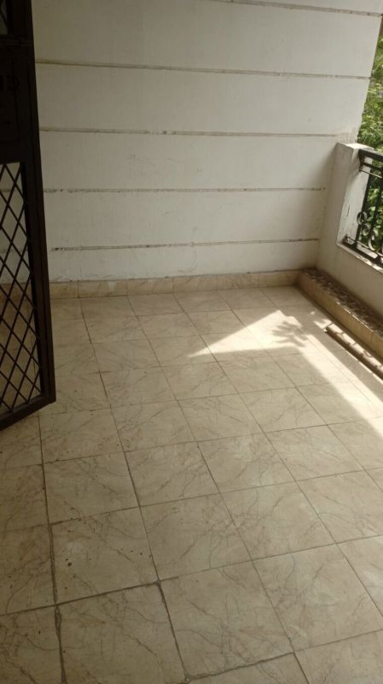 Balcony, sector 39 2 Bedroom 1650 Sq.Ft. Builder Floor In Sector 39 Gurgaon 10244271