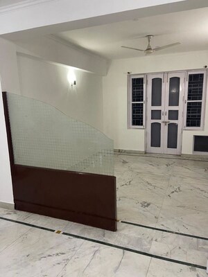 2 BHK Builder Floor For Rent in Sector 39