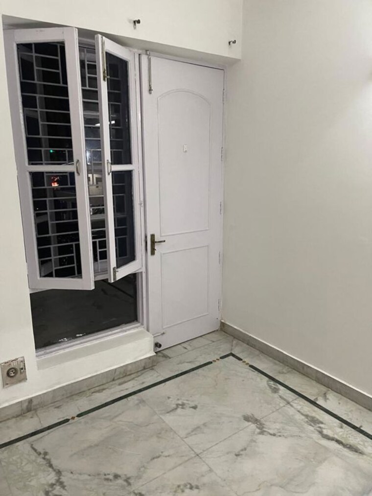 Balcony, sector 39 2 Bedroom 1650 Sq.Ft. Builder Floor In Sector 39 Gurgaon 10244271