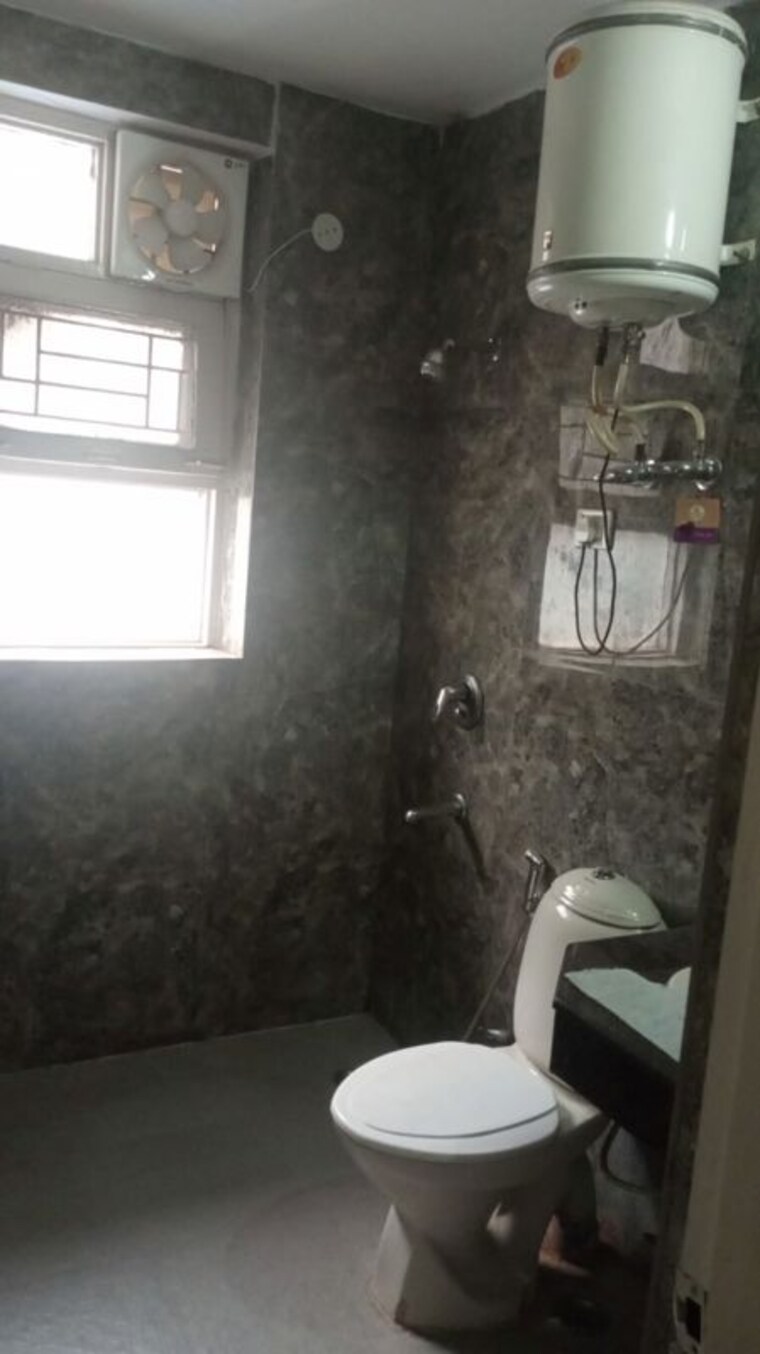 Bathroom, sector 39 2 Bedroom 1650 Sq.Ft. Builder Floor In Sector 39 Gurgaon 10244271