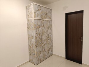 Room in 2 BHK Apartment at Arcade Serene, Malad West – for Sale