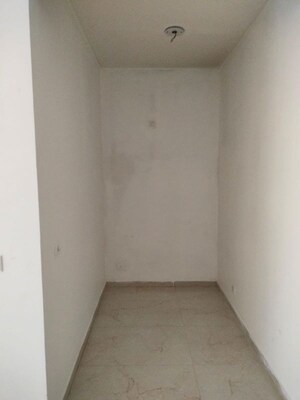 Room in 3.5 BHK Builder Floor at Smart World Gems, Sector 89 – for Rent