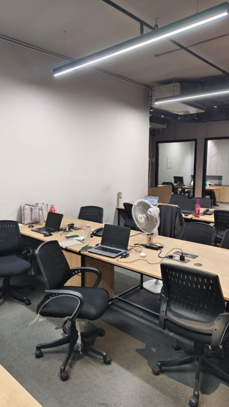 Team Area, netaji subhash place Commercial Office Space 1000 Sq.Ft. In Netaji Subhash Place Delhi 10244312