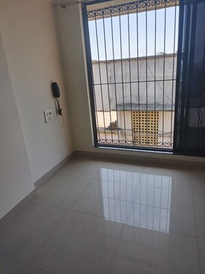 Room in 2 BHK Apartment at Mahindra Alcove, Chandivali – for Rent