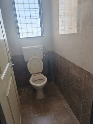 Bathroom in 2 BHK Apartment at Mahindra Alcove, Chandivali – for Rent