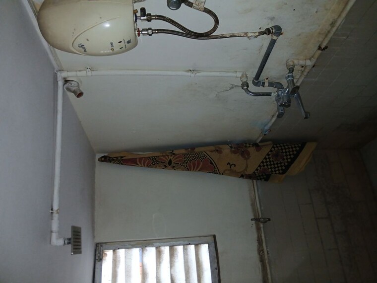 Bathroom, goregaon east 1 Bedroom 450 Sq.Ft. Apartment In Goregaon East Mumbai 10244319