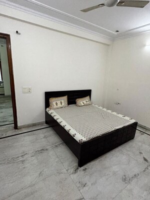 Bedroom in 2 BHK Builder Floor at Unitech South City 1, South City 1 – for Rent