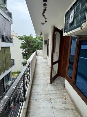 Balcony in 2 BHK Builder Floor at Unitech South City 1, South City 1 – for Rent