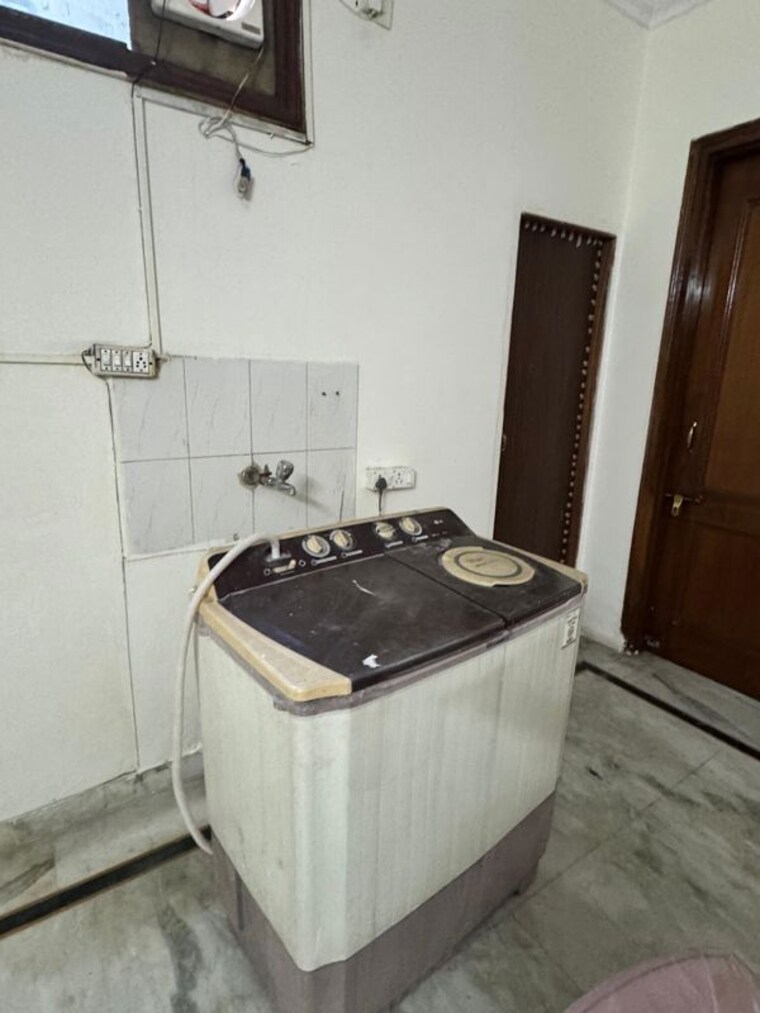 Team Area, unitech-south-city-1 2 Bedroom 200 Sq.Yd. Builder Floor In South City 1 Gurgaon 10244330