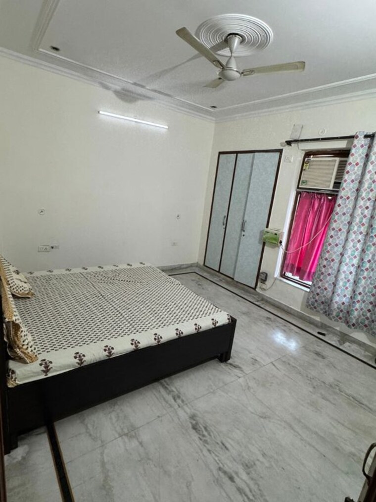 Bedroom, unitech-south-city-1 2 Bedroom 200 Sq.Yd. Builder Floor In South City 1 Gurgaon 10244330