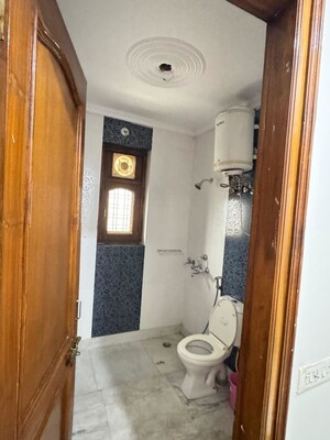 Bathroom in 2 BHK Builder Floor at Unitech South City 1, South City 1 – for Rent