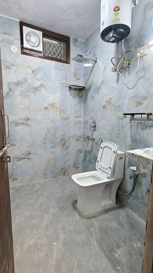 Bathroom in 1 BHK Builder Floor at Malviya Nagar – for Rent