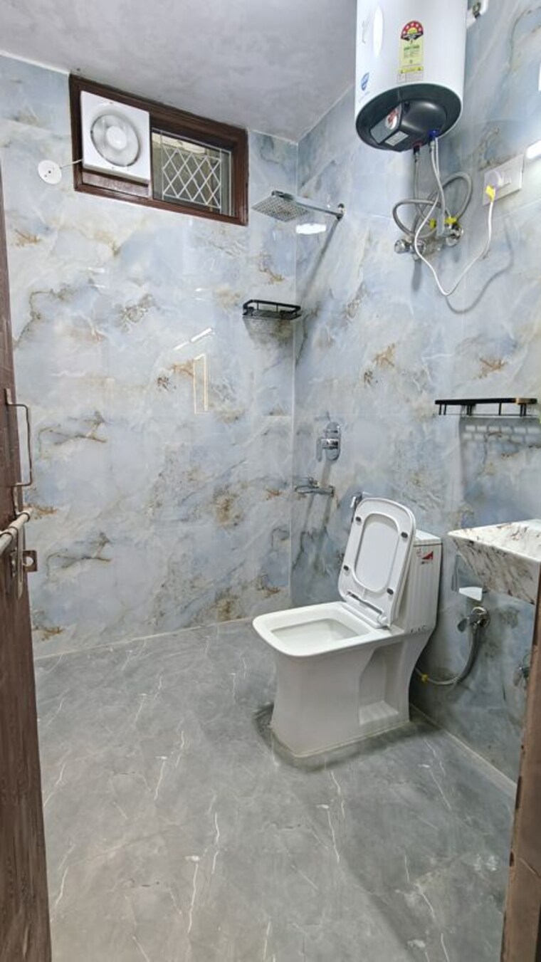 Bathroom, malviya nagar 1 Bedroom 700 Sq.Ft. Builder Floor In Malviya Nagar Delhi 10244356