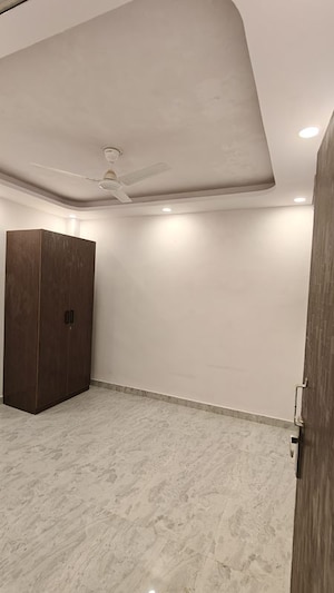 Room in 1 BHK Builder Floor at Malviya Nagar – for Rent