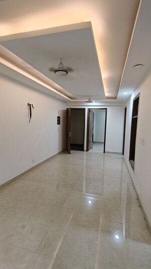 Building Lobby in 2 BHK Builder Floor at Malviya Nagar – for Rent