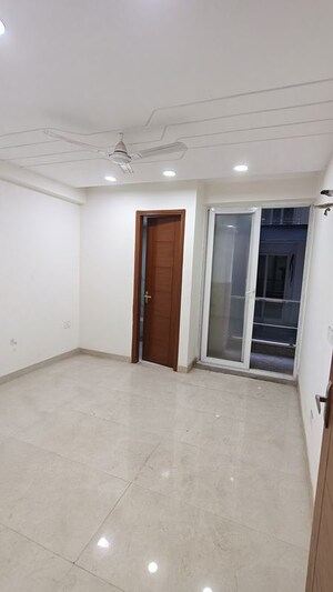 Building Lobby in 2 BHK Builder Floor at Malviya Nagar – for Rent
