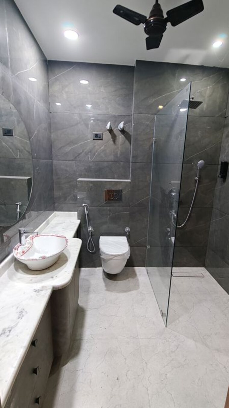 Bathroom, malviya nagar 2 Bedroom 1000 Sq.Ft. Builder Floor In Malviya Nagar Delhi 10244370