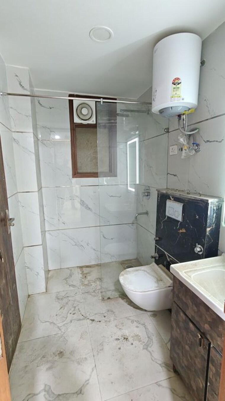 Bathroom, malviya nagar 2 Bedroom 1000 Sq.Ft. Builder Floor In Malviya Nagar Delhi 10244370