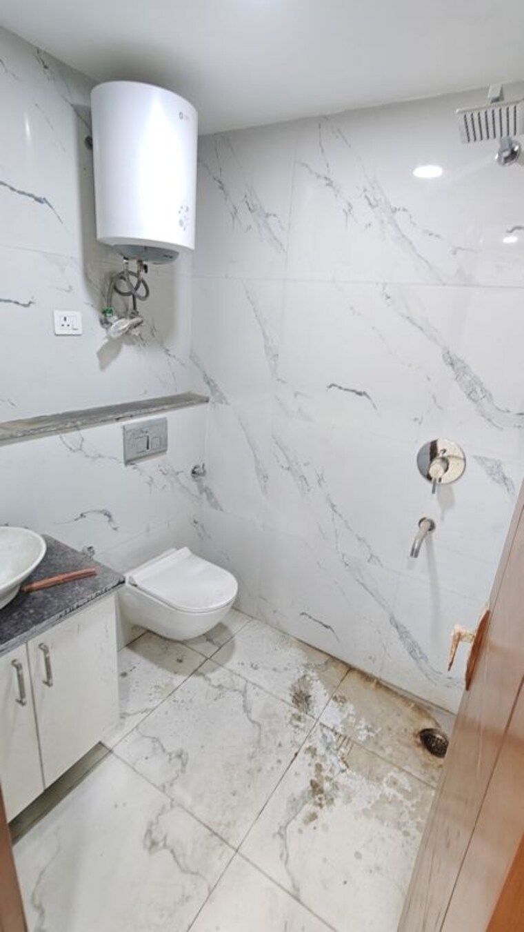 Bathroom, malviya nagar 2 Bedroom 1000 Sq.Ft. Builder Floor In Malviya Nagar Delhi 10244370