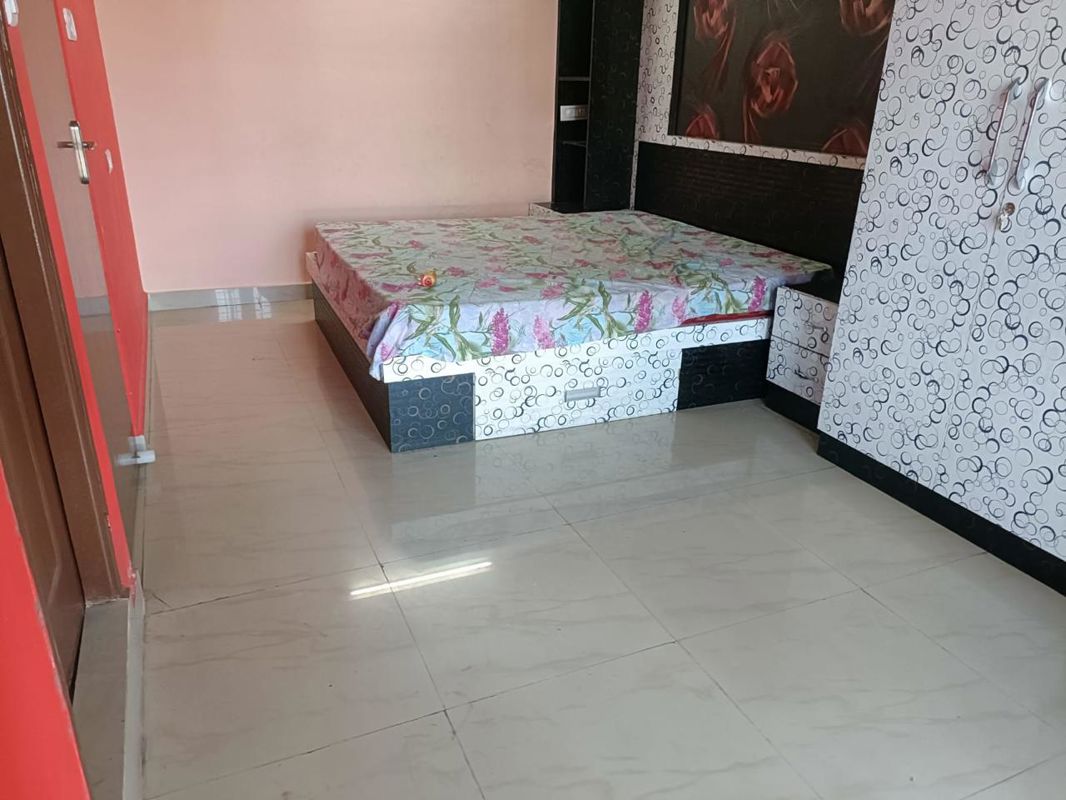 2 BHK Apartment For Rent in Mahaveer Chalet