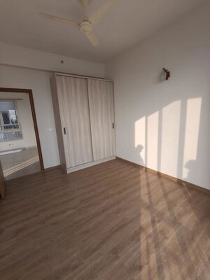 Room in 2.5 BHK Builder Floor at Signature Global Park 4 and 5, Sohna Sector 36 – for Rent