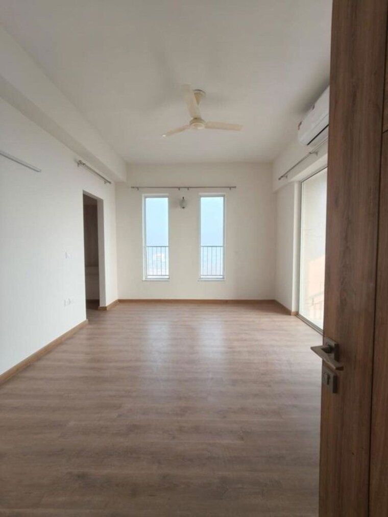 Room, signature-global-park-4-and-5 2.5 Bedroom 1081 Sq.Ft. Builder Floor In Sohna Sector 36 Gurgaon 10244421