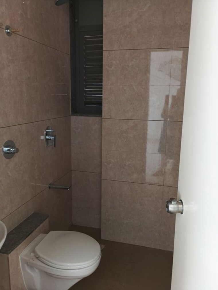 Bathroom, shela 3 Bedroom 944 Sq.Ft. Apartment In Shela Ahmedabad 10222192