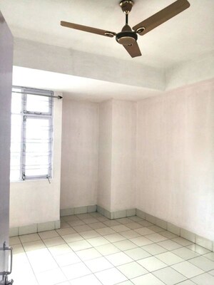 Room in 3 BHK Apartment at Bhangagarh – for Rent