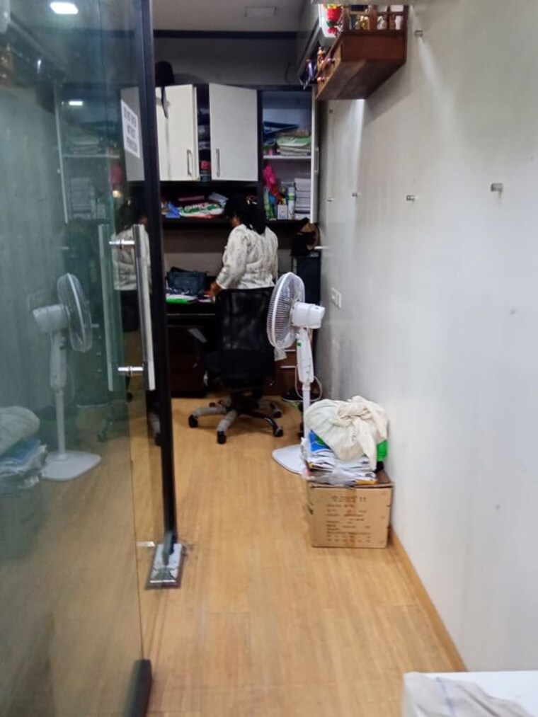  Parking, real-tech-park Commercial Office Space 2626 Sq.Ft. In Vashi Sector 30a Navi Mumbai 10244489