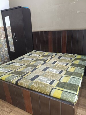 Bedroom in 1 BHK Apartment at Paramount Golfforeste, Zeta I Greater Noida – for Rent