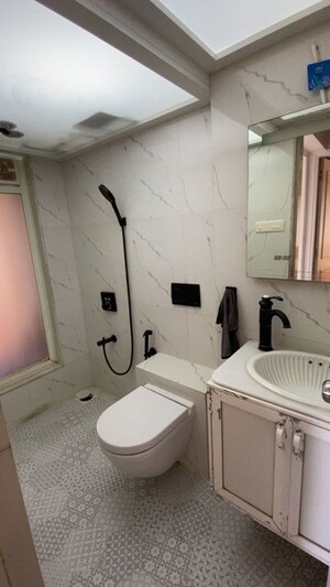 Team Area in 2 BHK Apartment at Satra One, Goregaon West – for Sale