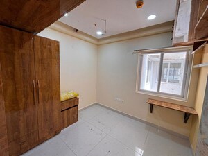 Room in 3 BHK Apartment at Candeur 40, Miyapur – for Rent