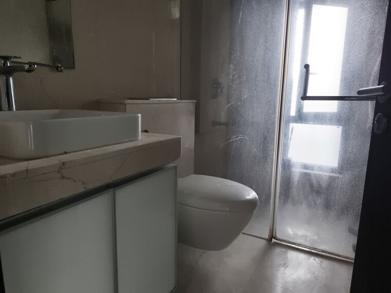 Bathroom, oberoi-realty-esquire 3 Bedroom 1536 Sq.Ft. Apartment In Goregaon East Mumbai 10244533