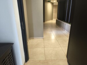 Room in 3 BHK Apartment at Oberoi Realty Esquire, Goregaon East – for Rent