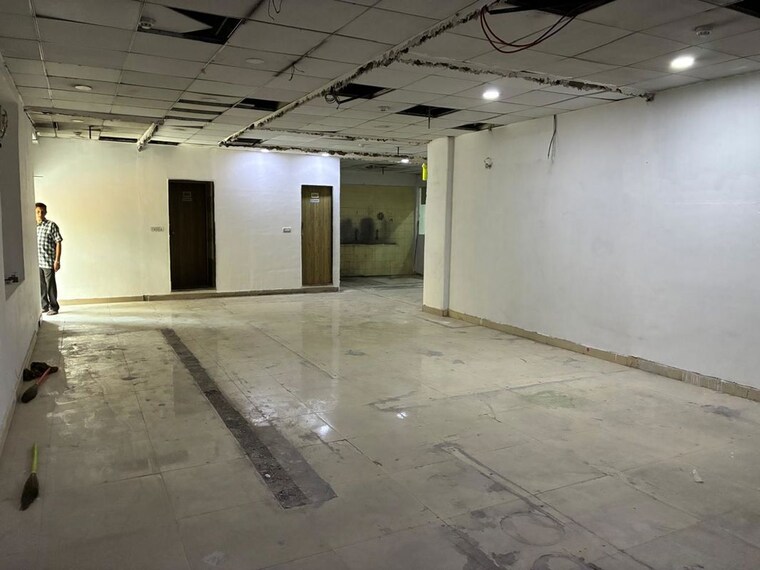 Room, vikhroli west Commercial Office Space 2000 Sq.Ft. In Vikhroli West Mumbai 10244555